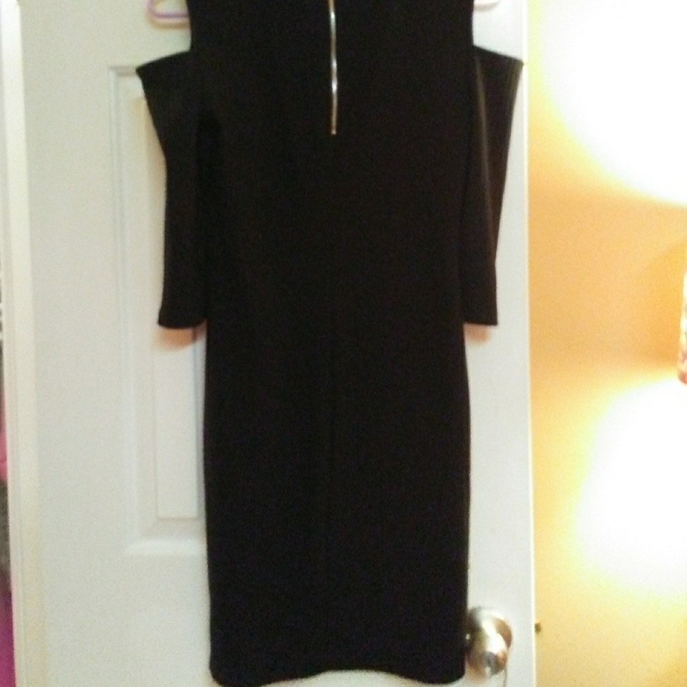 Forever 21 Ribbed Bodycon Cold Shoulder Dress - Picture 2 of 6